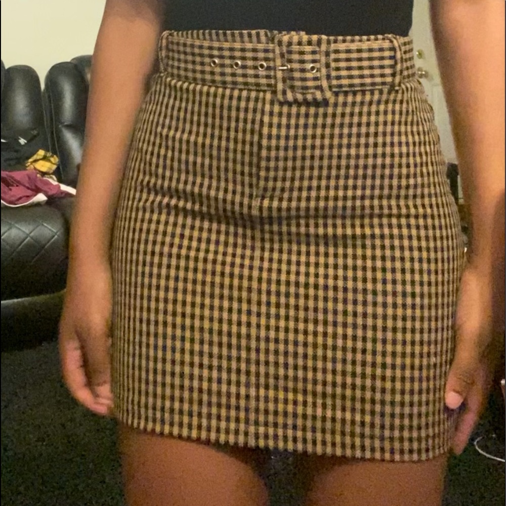 Hollister mini skirt with belt